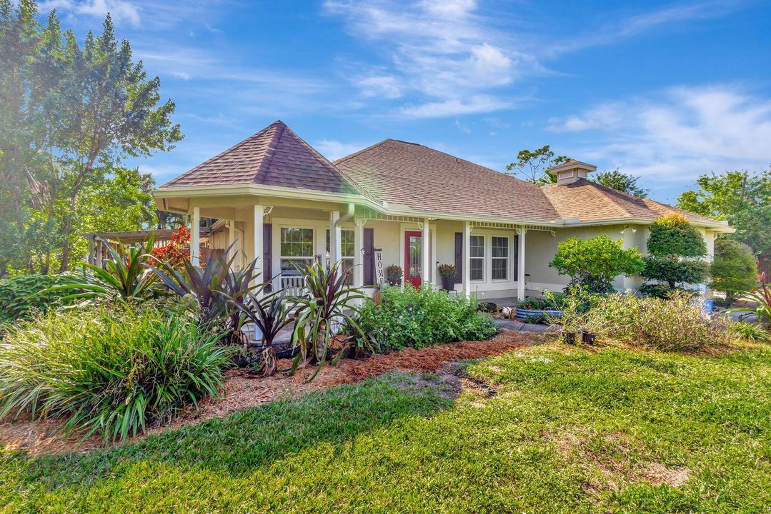 For Sale: $689,000 (3 beds, 2 baths, 1761 Square Feet)