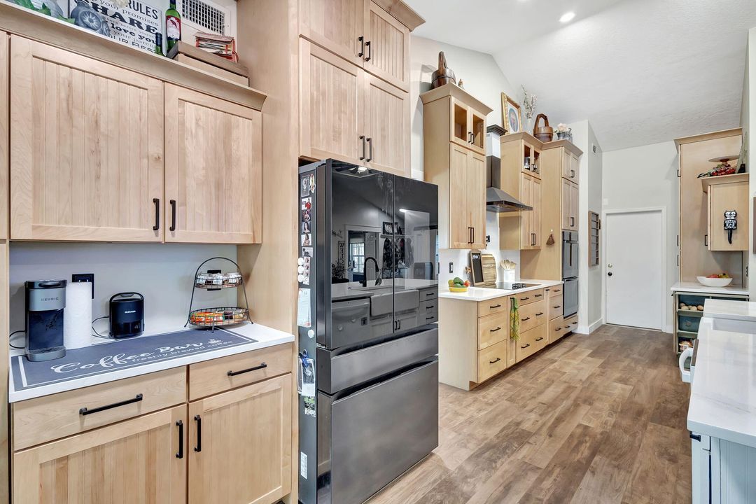 For Sale: $689,000 (3 beds, 2 baths, 1761 Square Feet)