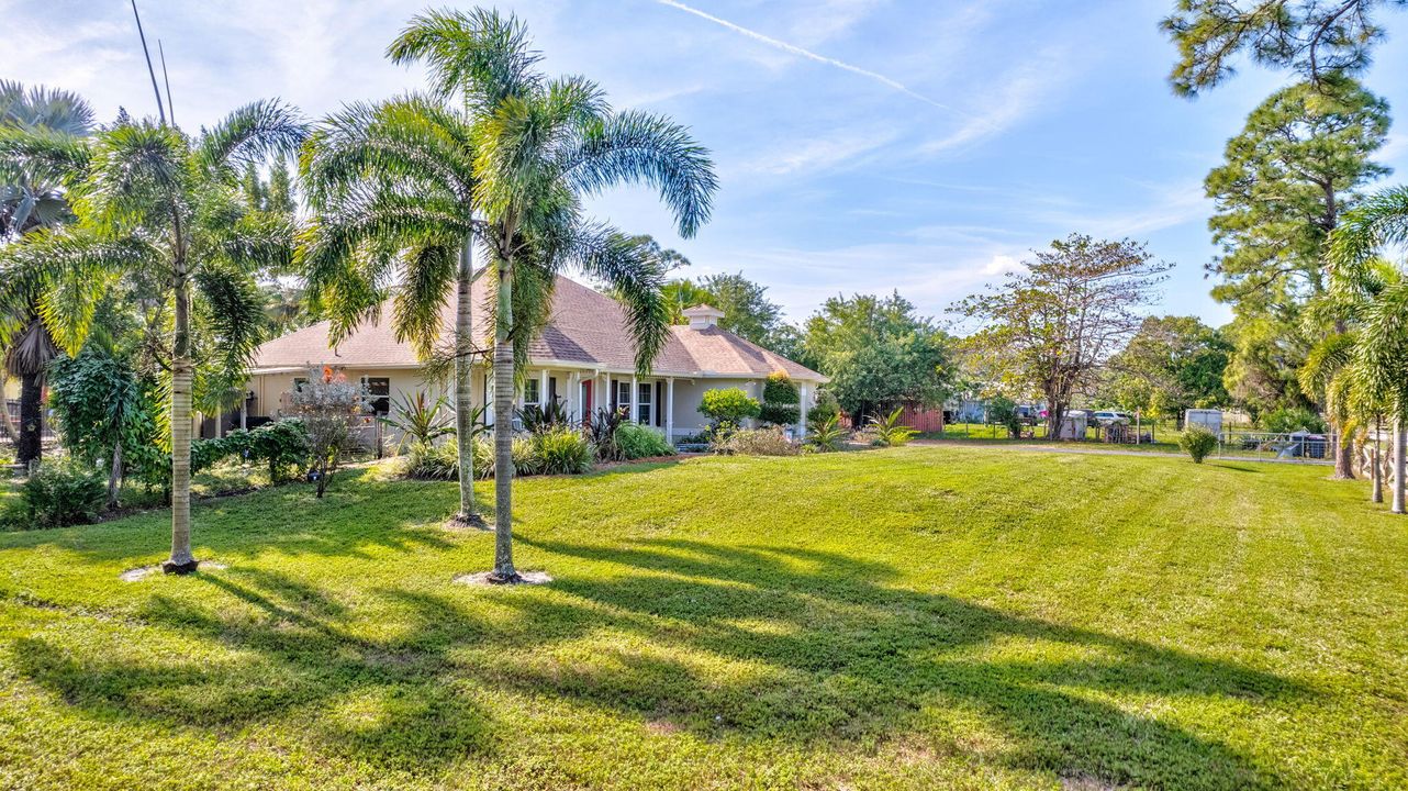 For Sale: $689,000 (3 beds, 2 baths, 1761 Square Feet)