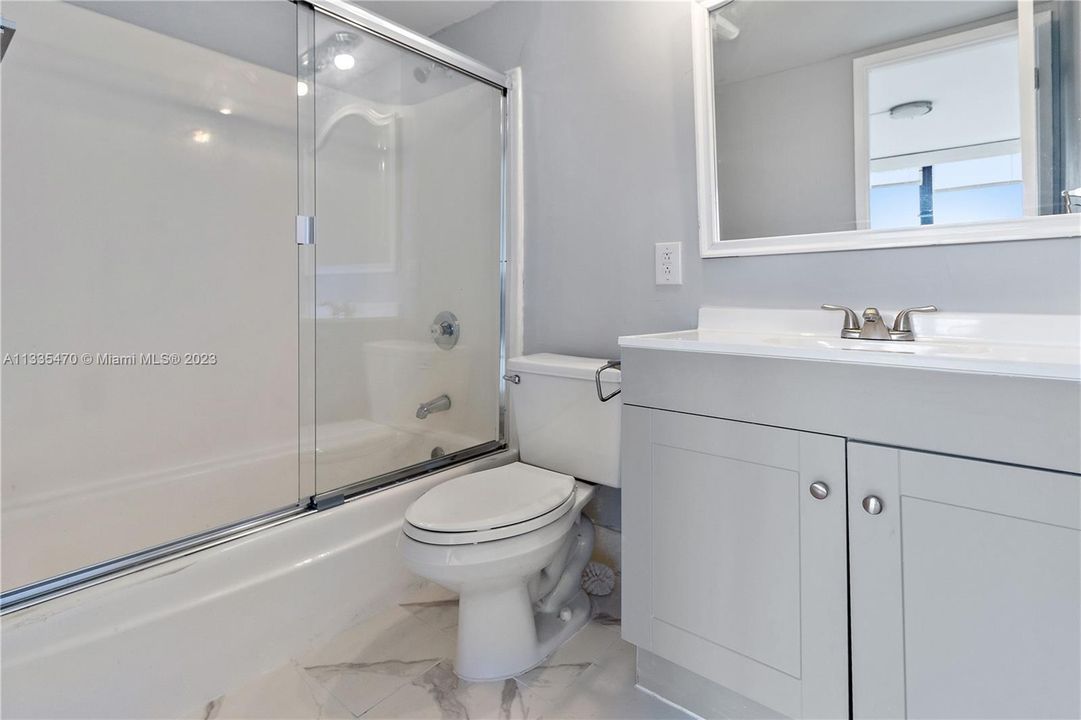 For Sale: $349,000 (2 beds, 2 baths, 1281 Square Feet)