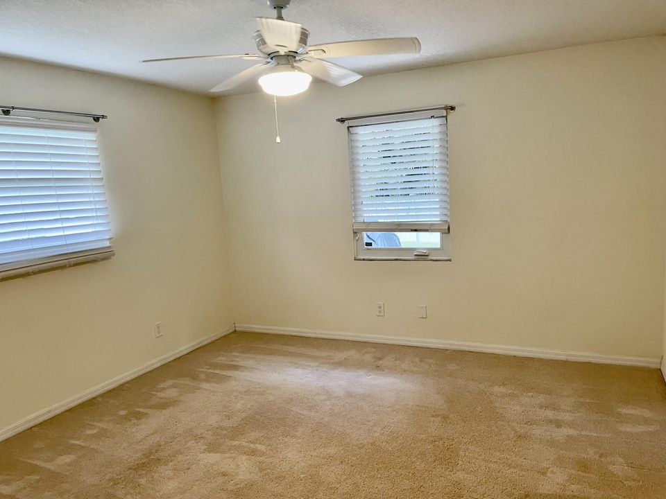 For Rent: $5,500 (3 beds, 2 baths, 2458 Square Feet)