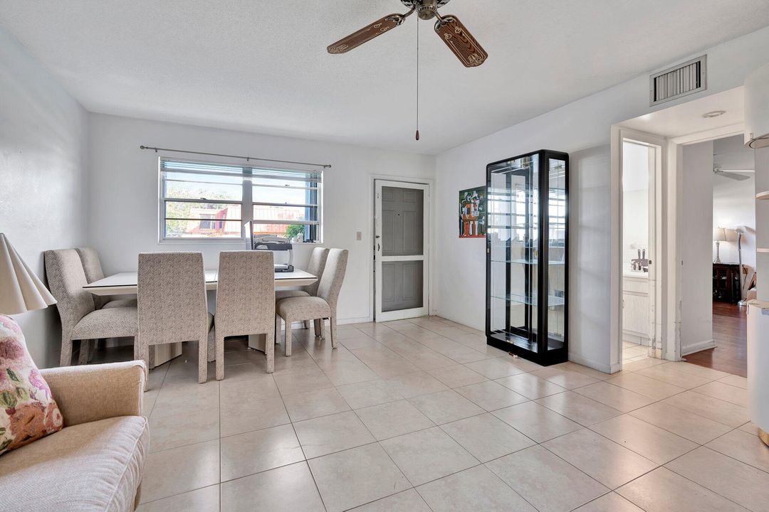 For Sale: $192,000 (2 beds, 2 baths, 933 Square Feet)