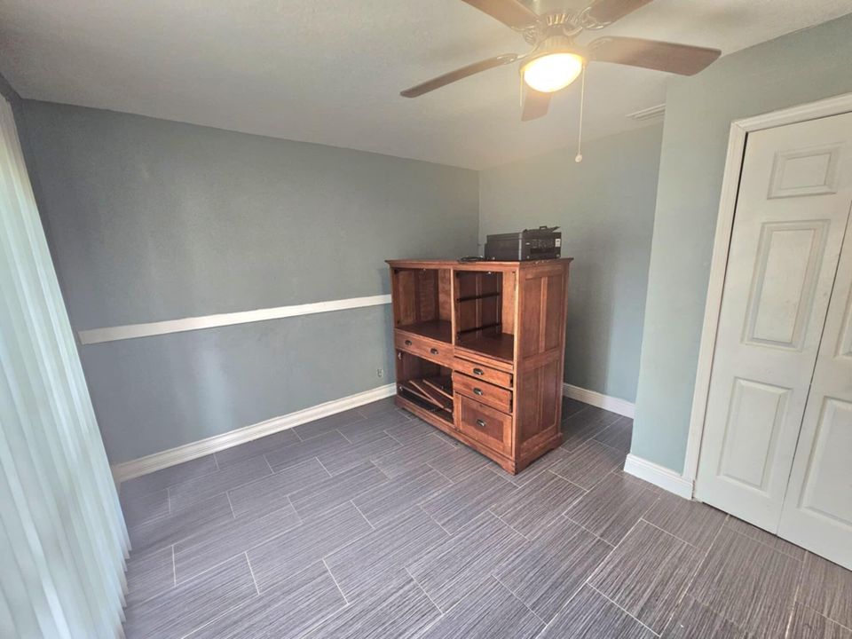 For Rent: $2,000 (2 beds, 1 baths, 1300 Square Feet)