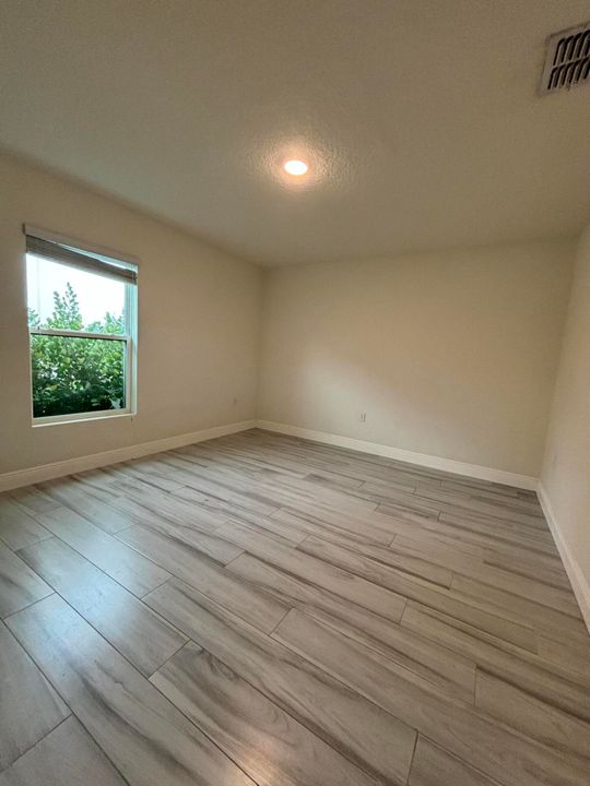 For Rent: $3,000 (4 beds, 2 baths, 2145 Square Feet)