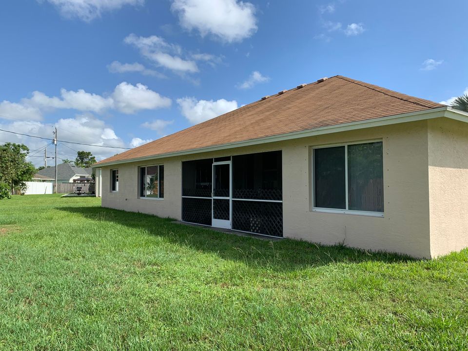 For Sale: $410,000 (3 beds, 2 baths, 2327 Square Feet)