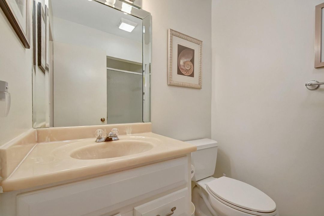 For Sale: $130,000 (1 beds, 2 baths, 1068 Square Feet)