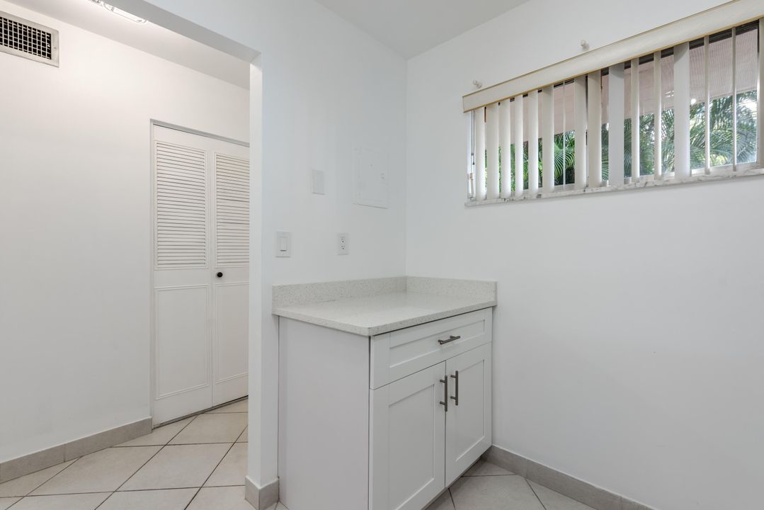 For Sale: $109,850 (1 beds, 1 baths, 744 Square Feet)