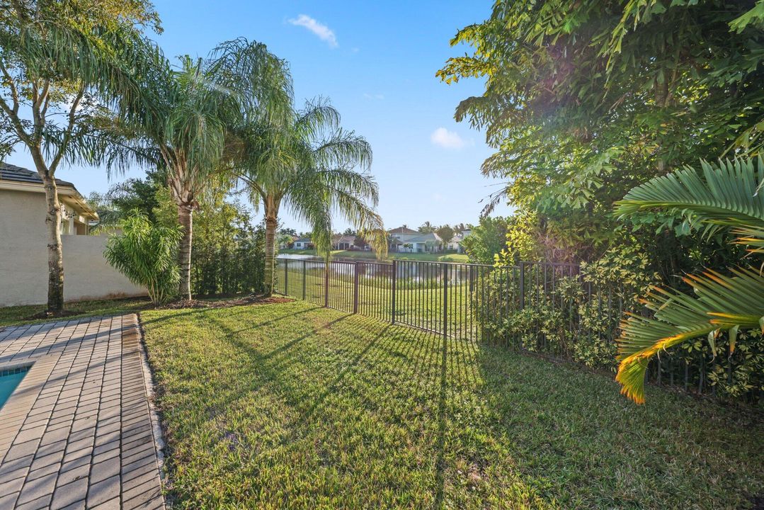 For Sale: $1,285,000 (4 beds, 3 baths, 2305 Square Feet)