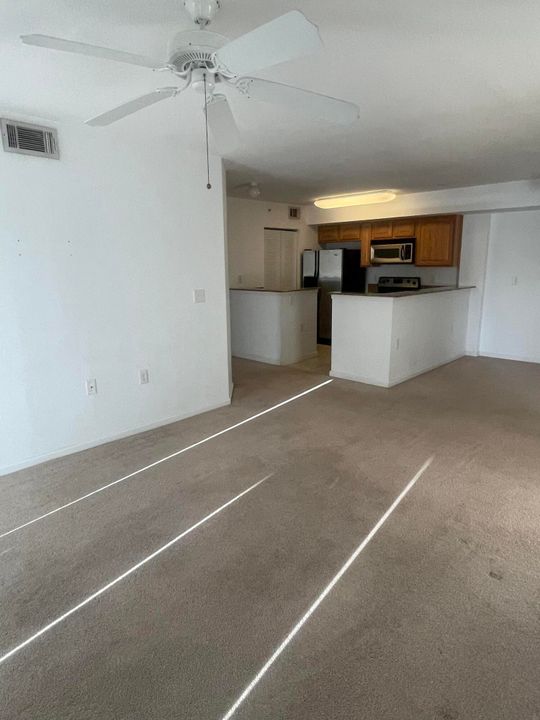 For Rent: $1,900 (2 beds, 2 baths, 1033 Square Feet)