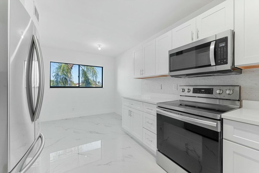 For Sale: $249,500 (2 beds, 2 baths, 1348 Square Feet)