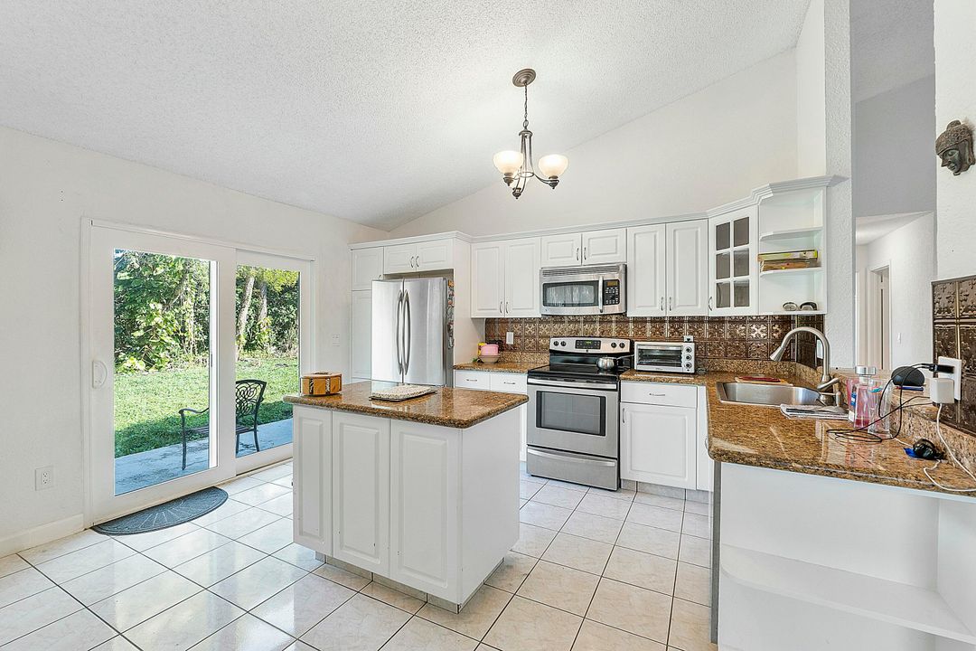 For Sale: $499,900 (3 beds, 2 baths, 1340 Square Feet)