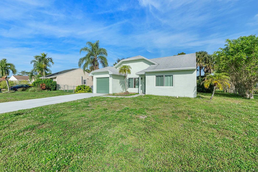 For Sale: $499,900 (3 beds, 2 baths, 1340 Square Feet)