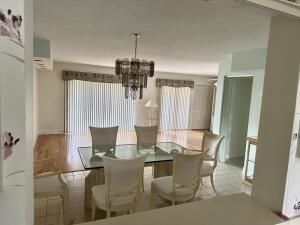 For Sale: $205,000 (2 beds, 2 baths, 1220 Square Feet)