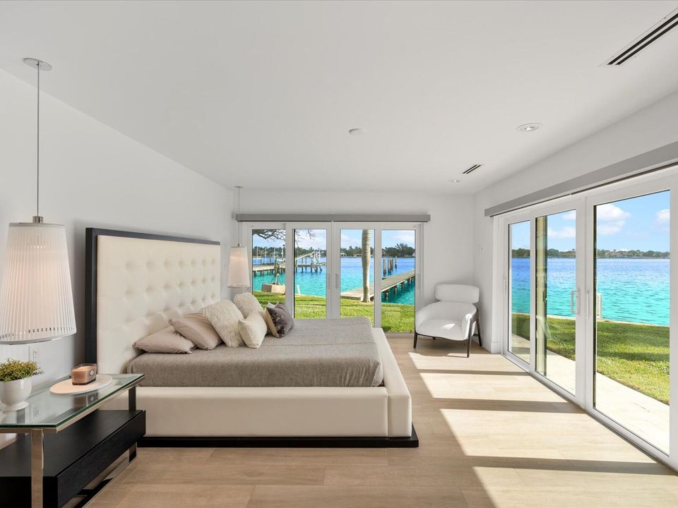 出租: $20,000 (4 贝兹, 4 浴室, 3566 平方英尺)