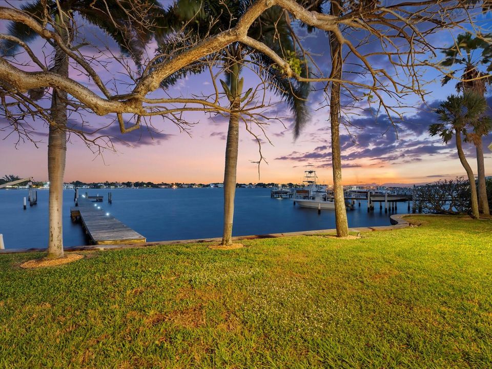 出租: $20,000 (4 贝兹, 4 浴室, 3566 平方英尺)