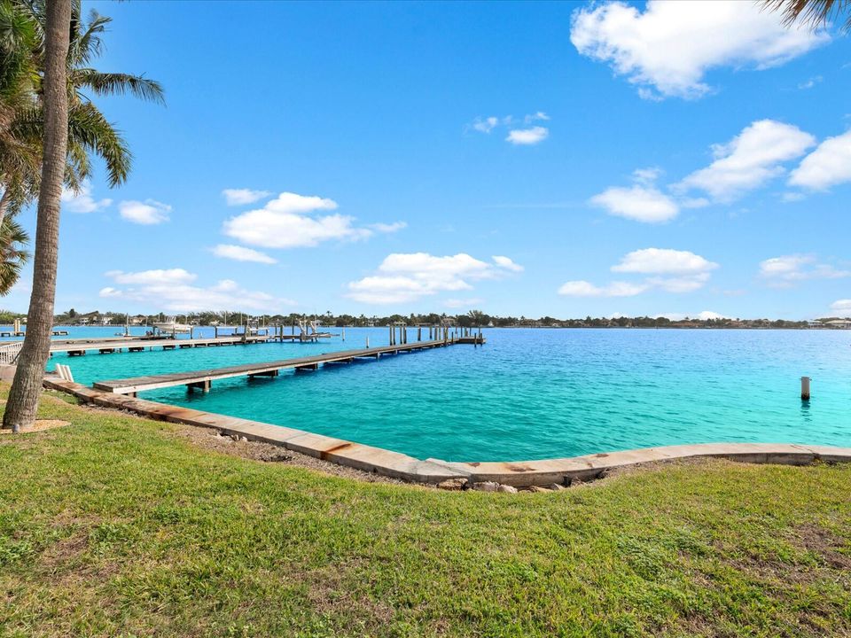 出租: $20,000 (4 贝兹, 4 浴室, 3566 平方英尺)