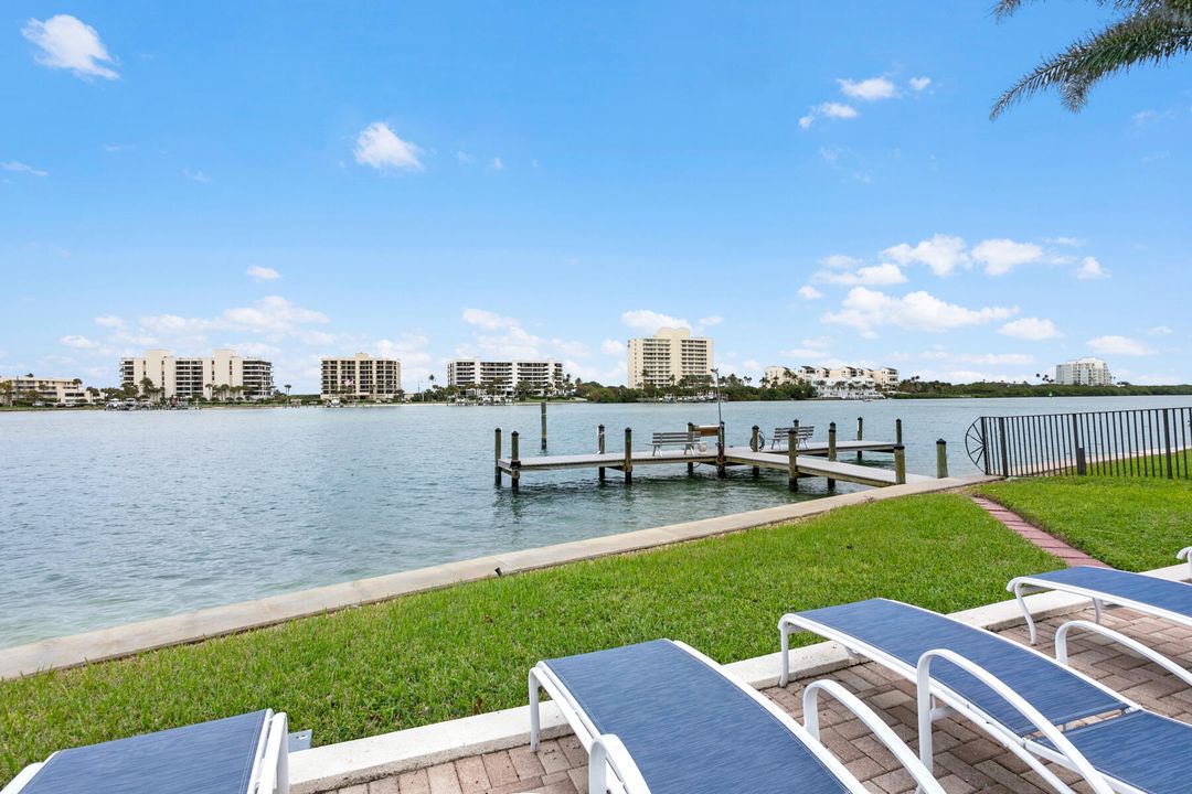 For Sale: $739,000 (2 beds, 2 baths, 1639 Square Feet)