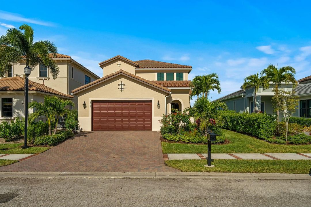 For Sale: $849,999 (5 beds, 3 baths, 3057 Square Feet)