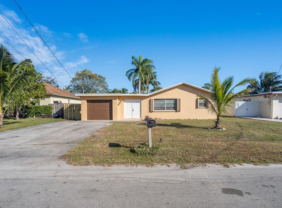 For Sale: $459,000 (3 beds, 2 baths, 1590 Square Feet)