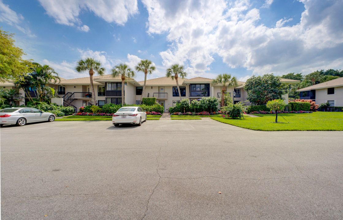 For Sale: $621,000 (3 beds, 2 baths, 1560 Square Feet)