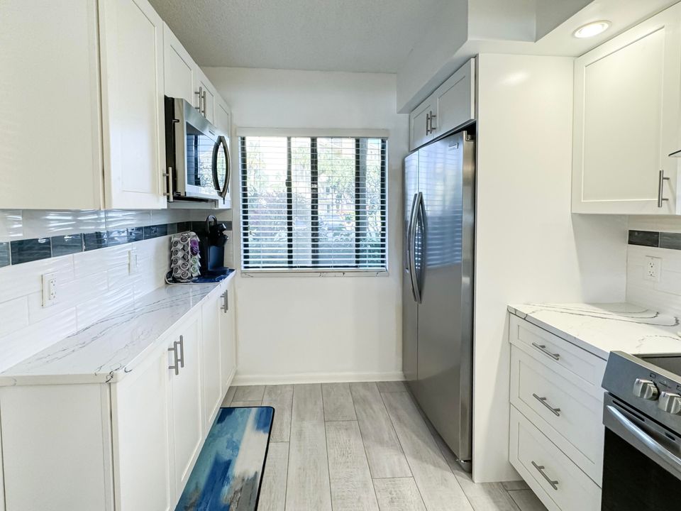 For Rent: $3,000 (2 beds, 2 baths, 1385 Square Feet)