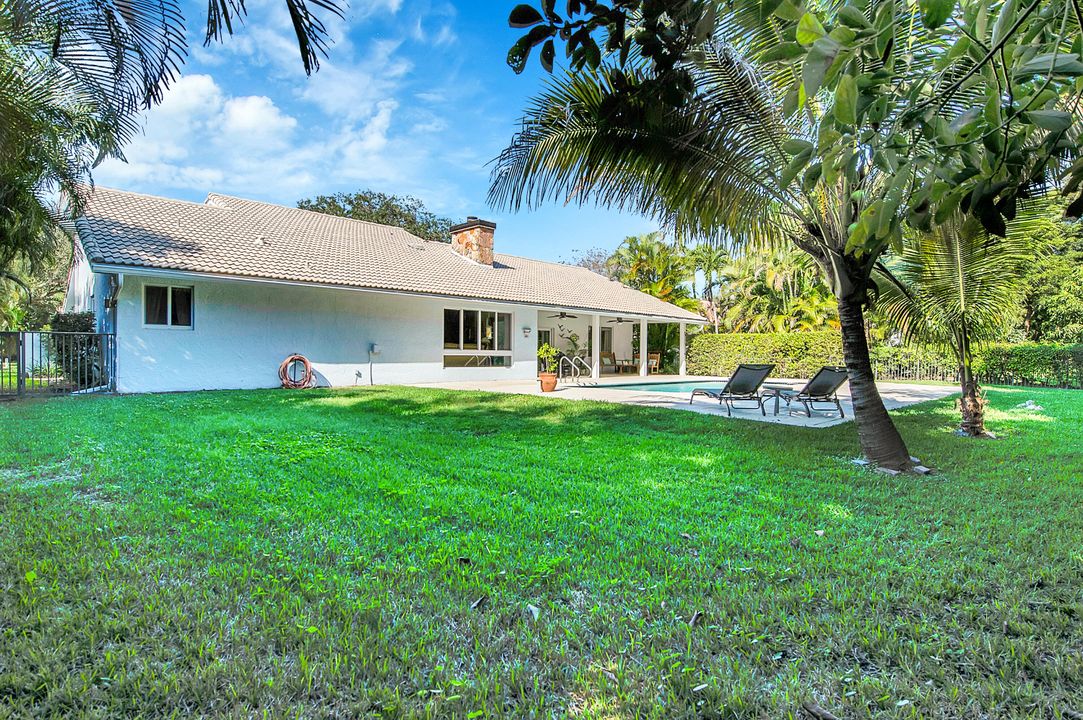 For Sale: $1,800,000 (4 beds, 2 baths, 2599 Square Feet)