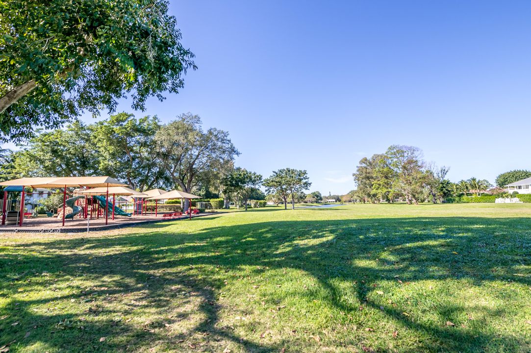 For Sale: $1,800,000 (4 beds, 2 baths, 2599 Square Feet)