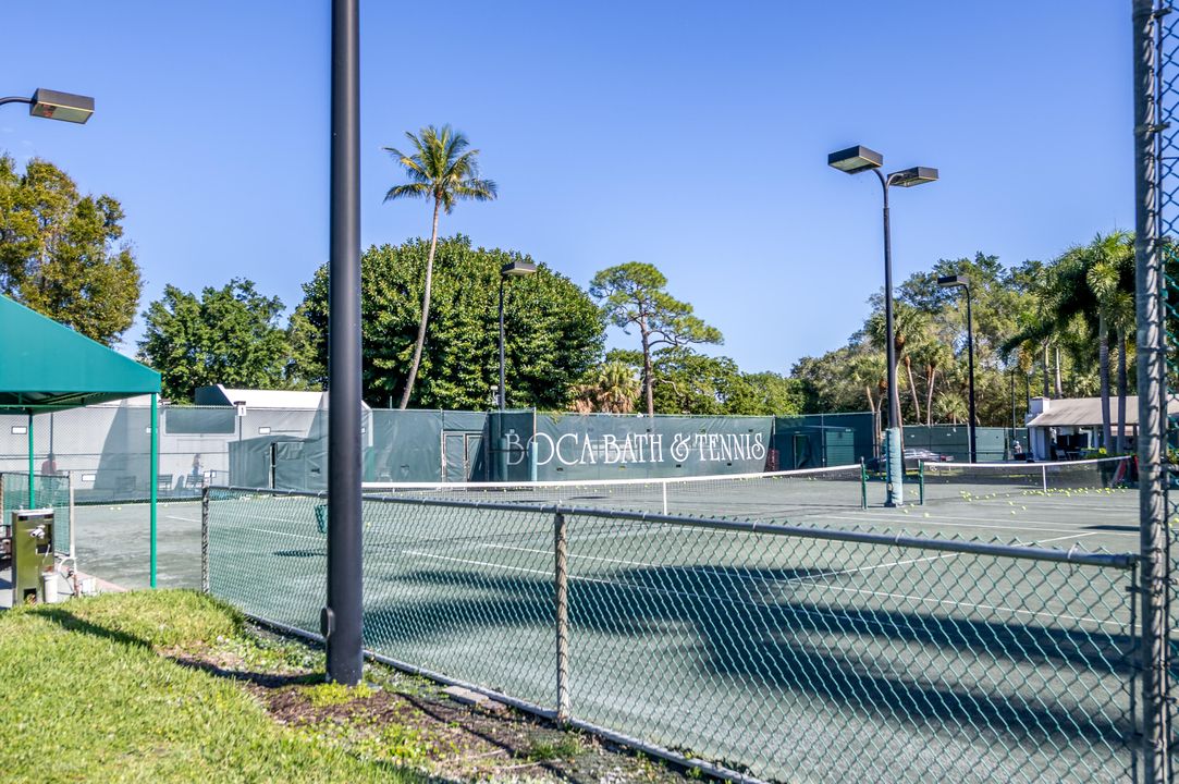 For Sale: $1,800,000 (4 beds, 2 baths, 2599 Square Feet)