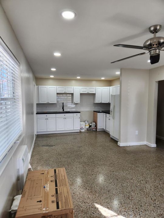 For Rent: $2,395 (2 beds, 2 baths, 750 Square Feet)