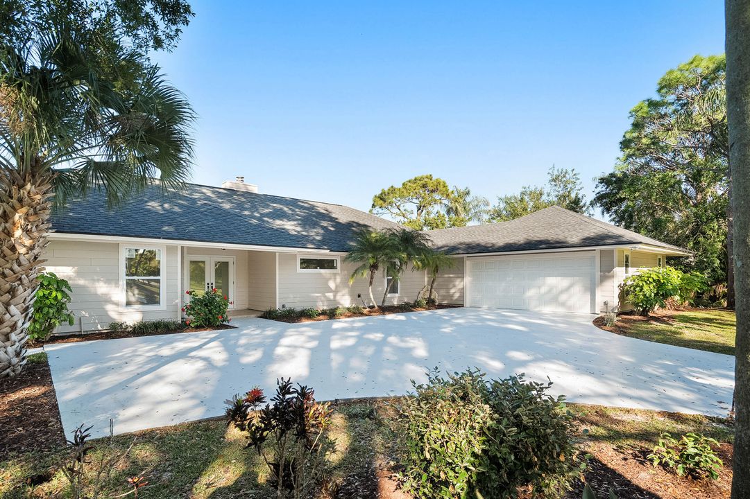 For Sale: $949,700 (4 beds, 2 baths, 2800 Square Feet)