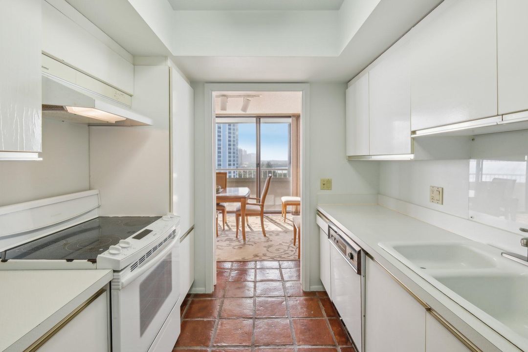 For Sale: $1,025,000 (2 beds, 2 baths, 1669 Square Feet)