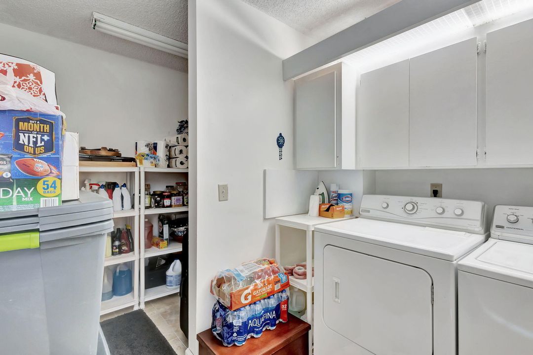 For Sale: $319,900 (2 beds, 2 baths, 1397 Square Feet)