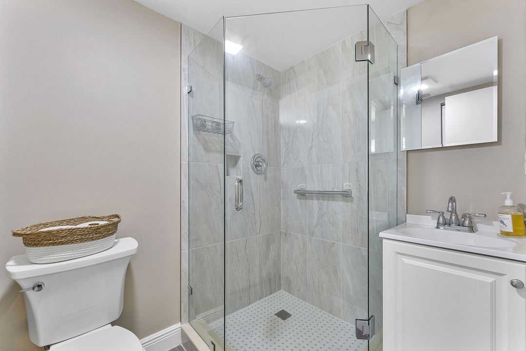 For Sale: $232,900 (2 beds, 2 baths, 1167 Square Feet)