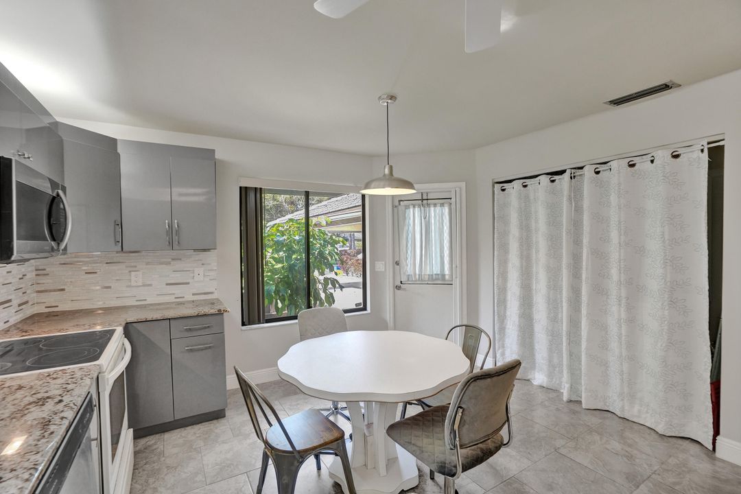 For Sale: $355,000 (2 beds, 2 baths, 1642 Square Feet)