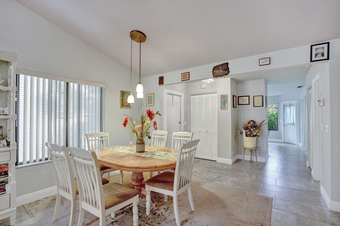 For Sale: $355,000 (2 beds, 2 baths, 1642 Square Feet)