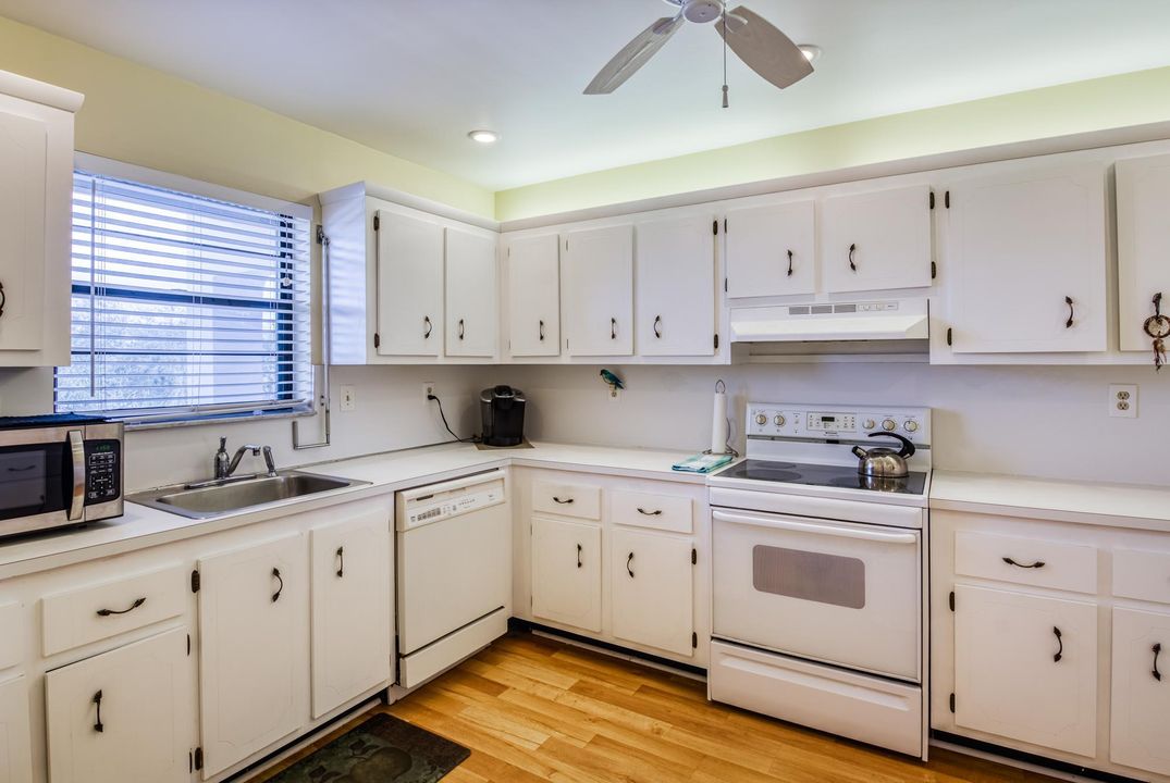 For Sale: $375,000 (2 beds, 2 baths, 1520 Square Feet)