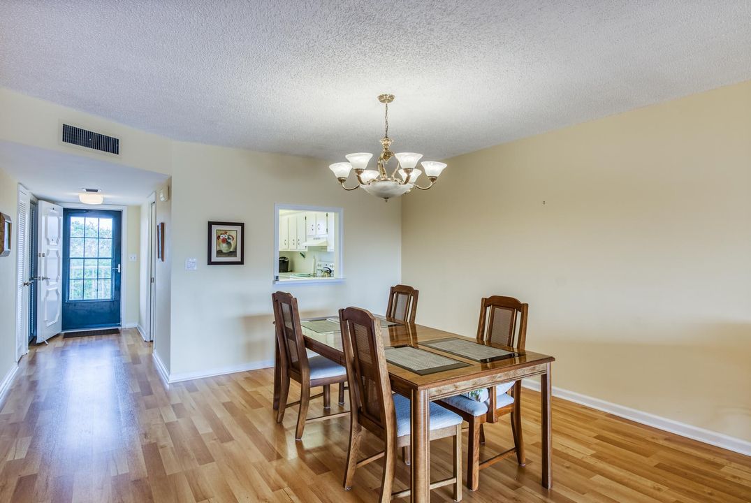 For Sale: $375,000 (2 beds, 2 baths, 1520 Square Feet)