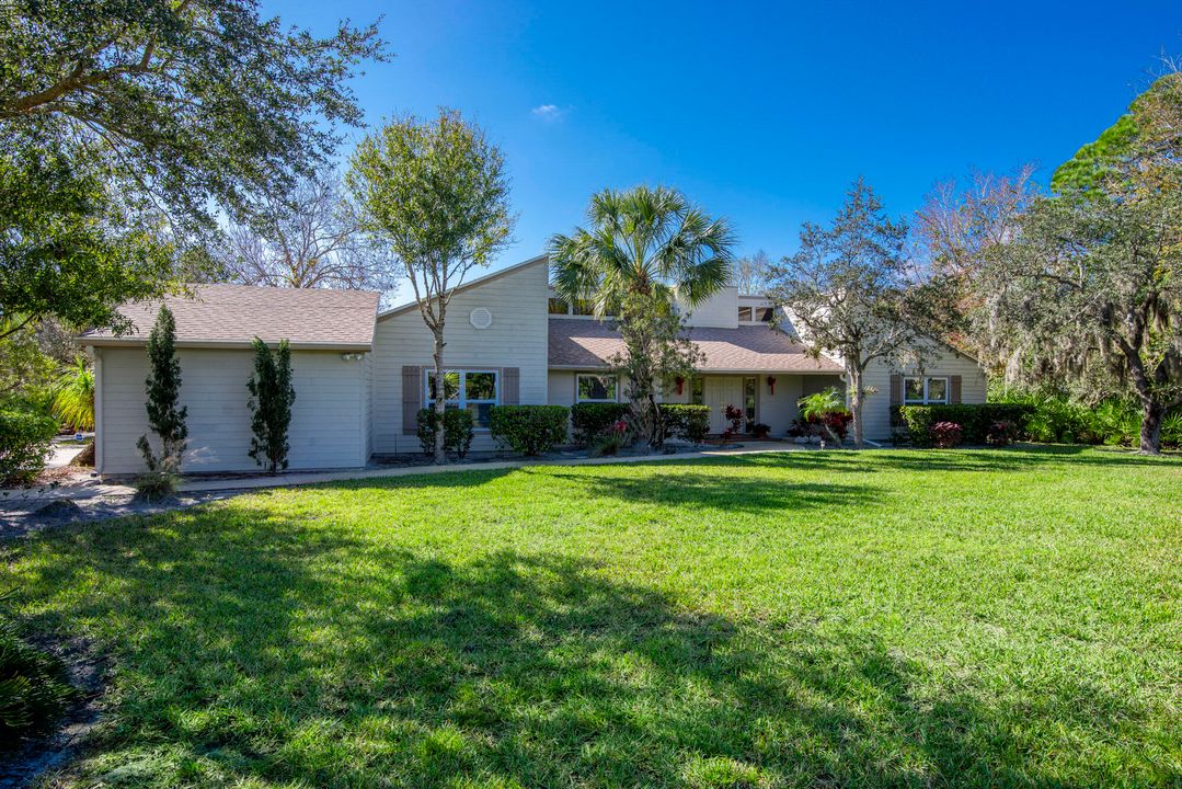 For Sale: $799,000 (3 beds, 2 baths, 2424 Square Feet)