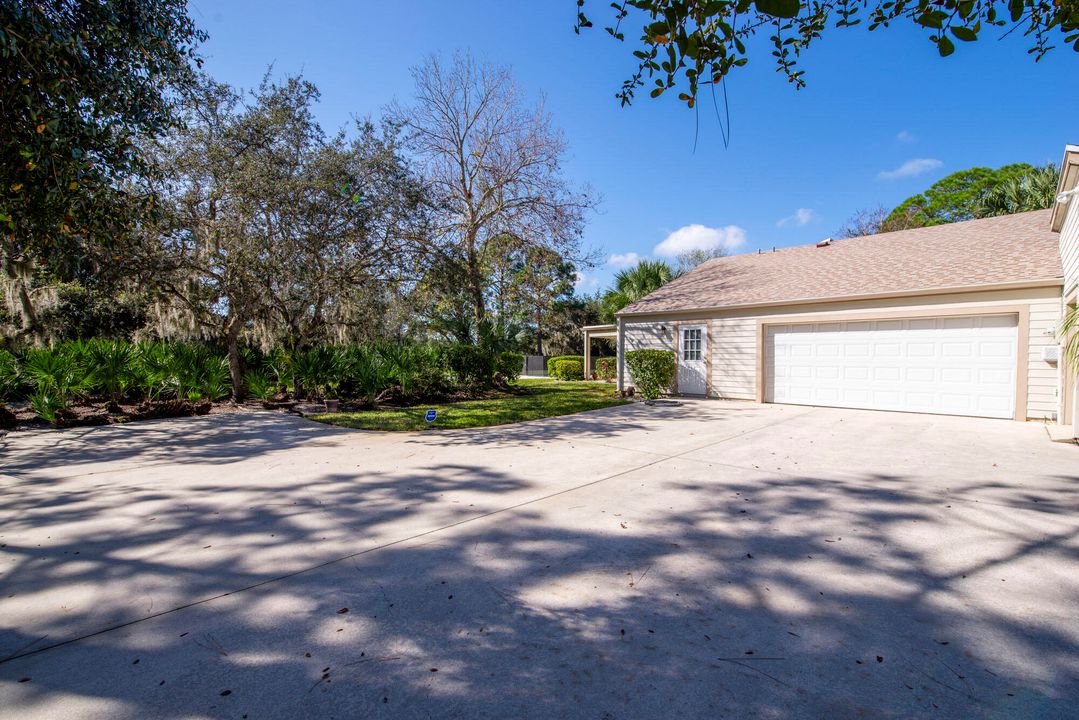 For Sale: $799,000 (3 beds, 2 baths, 2424 Square Feet)