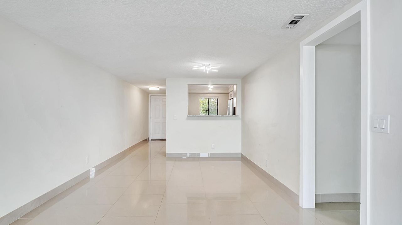 For Sale: $349,000 (2 beds, 2 baths, 1351 Square Feet)