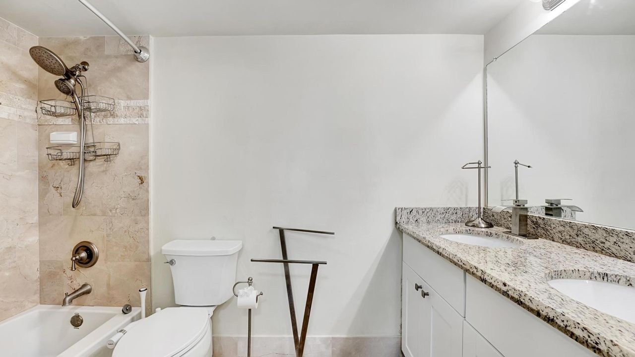 For Sale: $349,000 (2 beds, 2 baths, 1351 Square Feet)