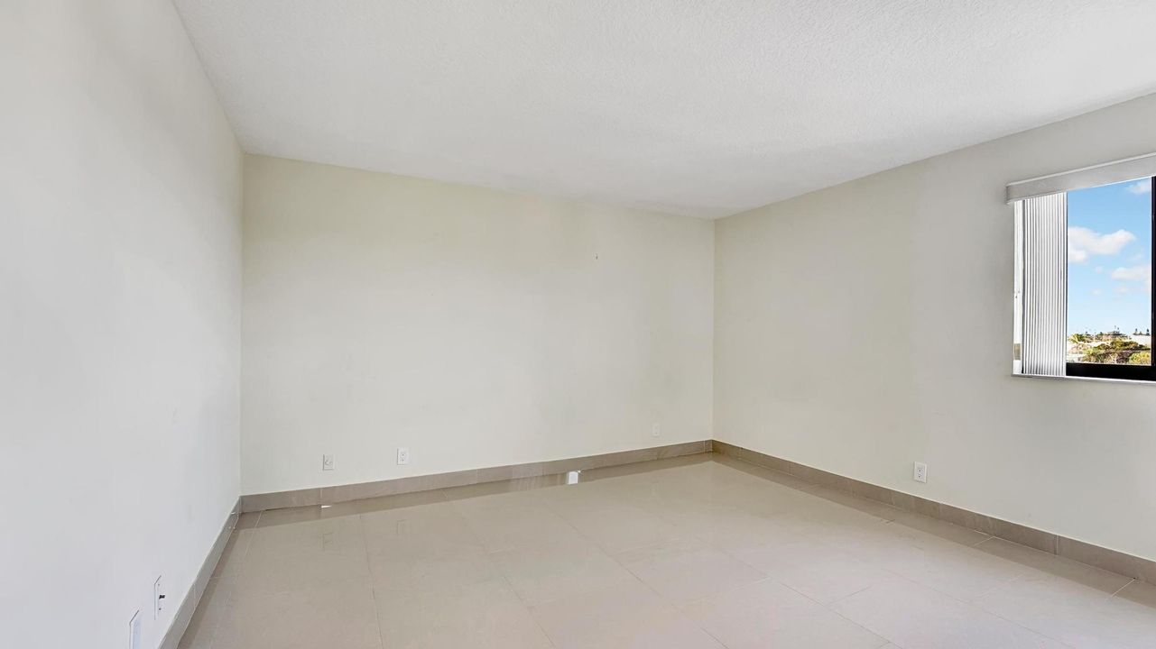 For Sale: $349,000 (2 beds, 2 baths, 1351 Square Feet)