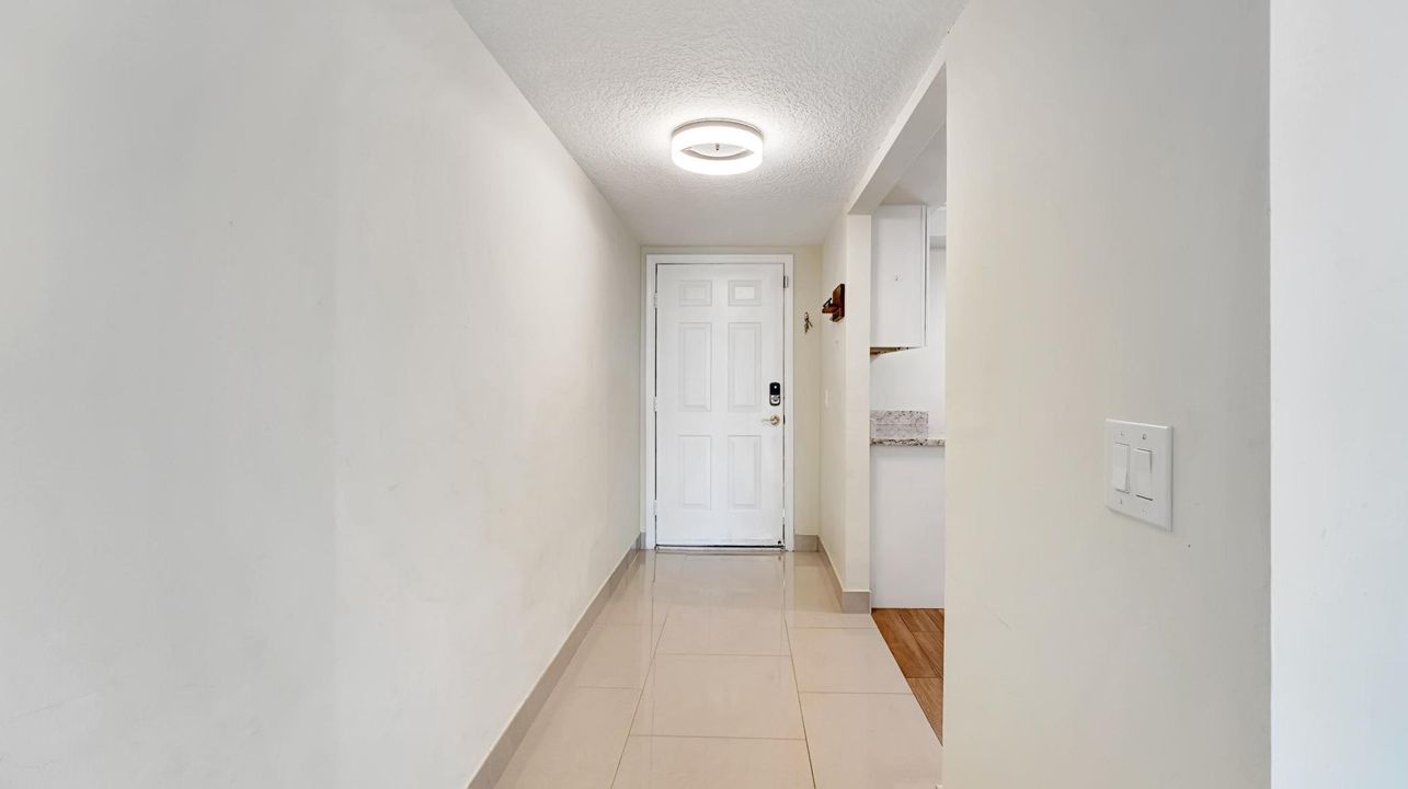 For Sale: $349,000 (2 beds, 2 baths, 1351 Square Feet)