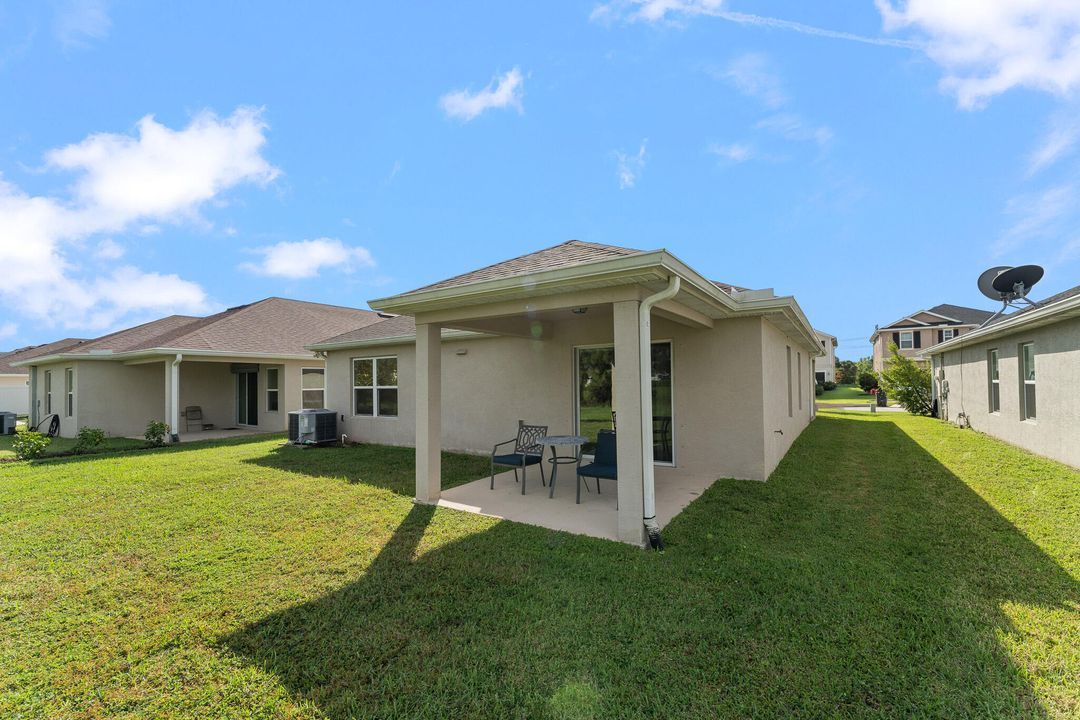 For Sale: $365,000 (3 beds, 2 baths, 1365 Square Feet)