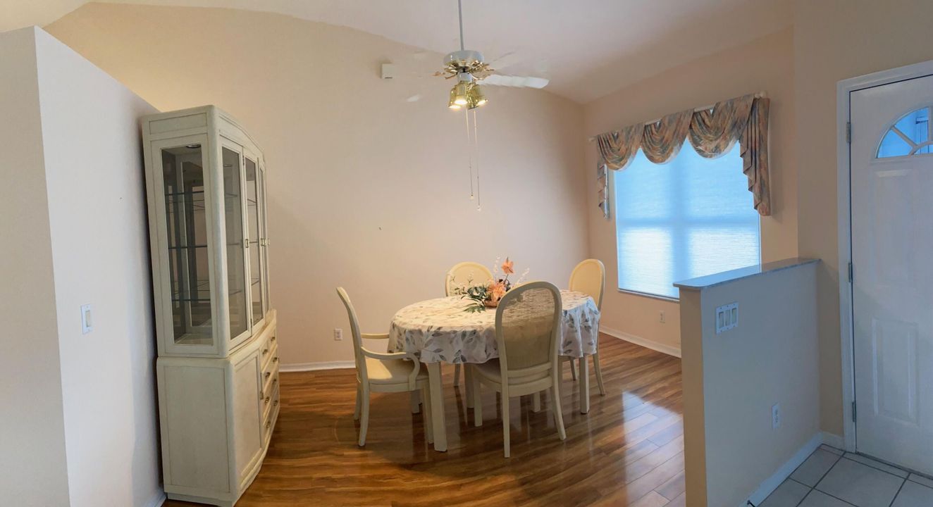 For Sale: $284,500 (2 beds, 2 baths, 1710 Square Feet)