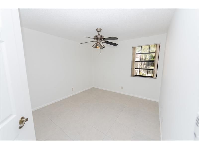 For Rent: $2,950 (3 beds, 2 baths, 1178 Square Feet)