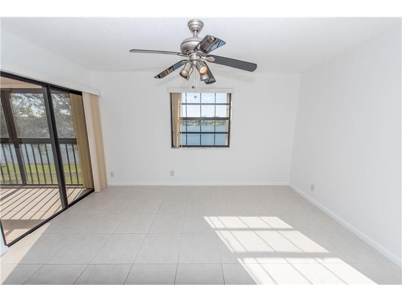 For Rent: $2,950 (3 beds, 2 baths, 1178 Square Feet)