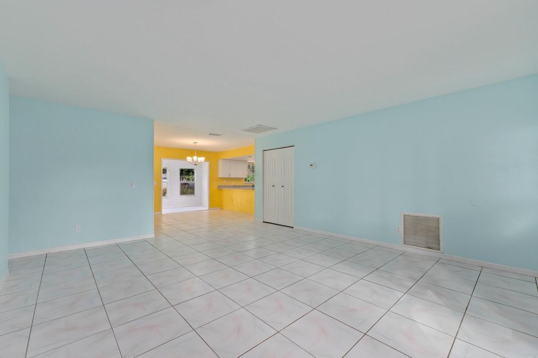 For Sale: $379,000 (3 beds, 2 baths, 1417 Square Feet)