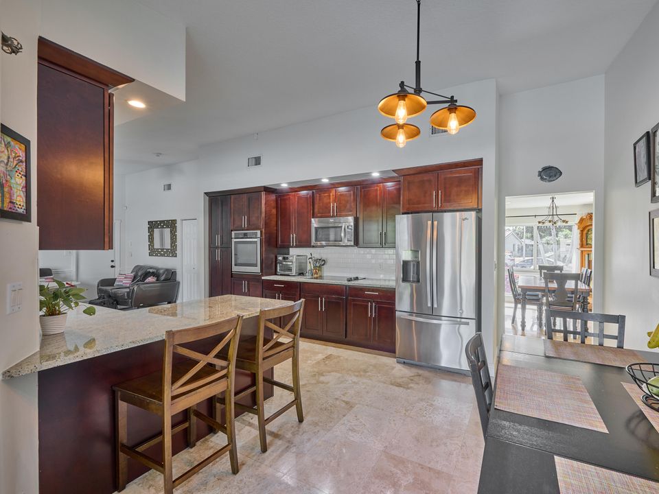 Active With Contract: $999,900 (3 beds, 2 baths, 1885 Square Feet)