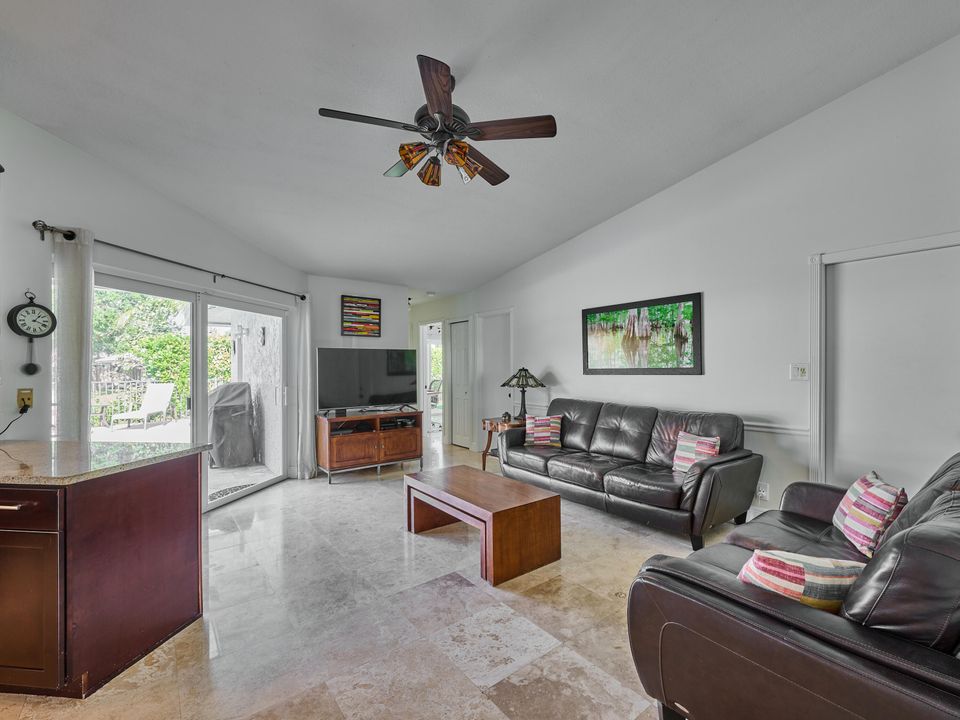 Active With Contract: $999,900 (3 beds, 2 baths, 1885 Square Feet)